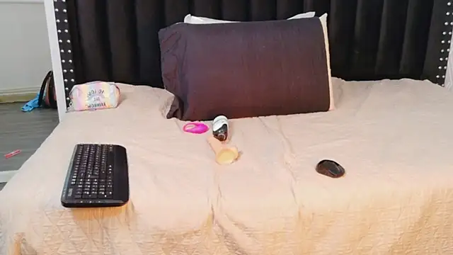 EbonyCoWorker online show from April 14, 7:08 pm