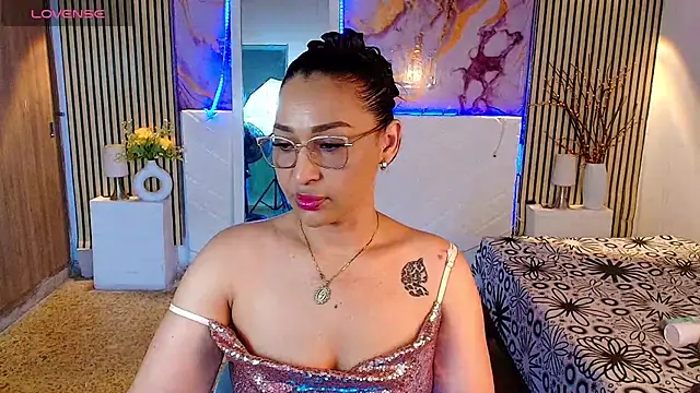 Snapshot of IvyShine7 chatting on July 15, 6:04 pm IvyShine7 online show from July 15, 6:04 pm