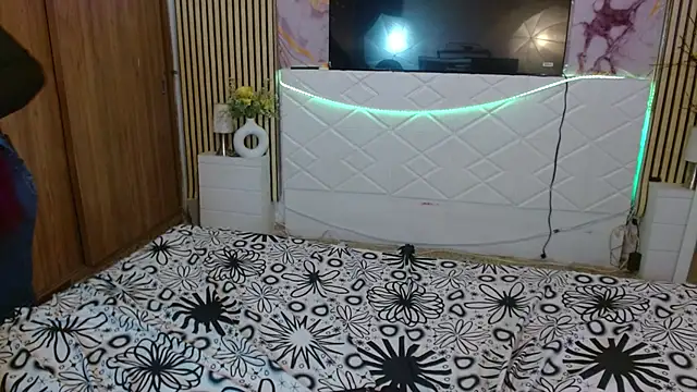 IvyShine7 online show from May 27, 7:32 pm