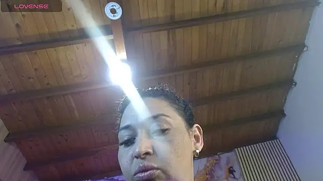 Snapshot of IvyShine7 chatting on June 9, 6:53 pm IvyShine7 online show from June 9, 6:53 pm