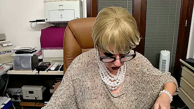 Snapshot of ROBY_SWEETHOT chatting on July 7, 9:07 pm ROBY SWEETHOT online show from July 7, 9:07 pm