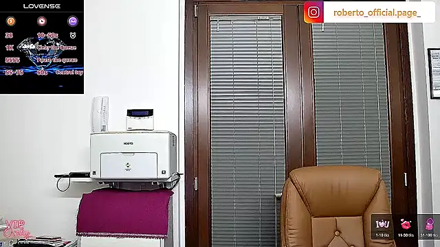 Snapshot of ROBY_SWEETHOT chatting on June 12, 8:50 pm ROBY SWEETHOT online show from June 12, 8:50 pm