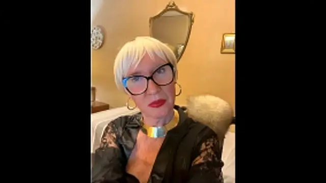 Snapshot of ROBY_SWEETHOT chatting on January 6, 6:23 pm ROBY SWEETHOT online show from January 6, 6:23 pm