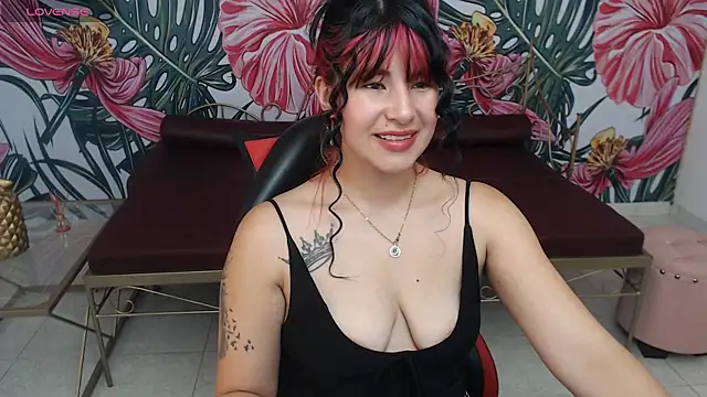 Snapshot of Nina_harper_ chatting on September 27, 8:04 pm Nina harper online show from September 27, 8:04 pm