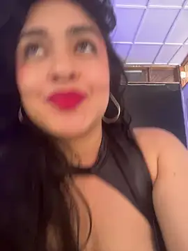 EmilyNoir1 online show from April 30, 9:30 pm