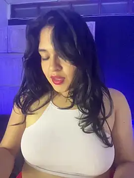EmilyNoir1 online show from May 18, 12:00 am