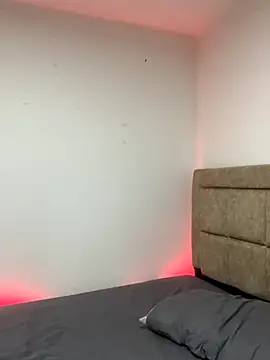 Snapshot of EmilyNoir1 chatting on November 9, 3:16 pm EmilyNoir1 online show from November 9, 3:16 pm