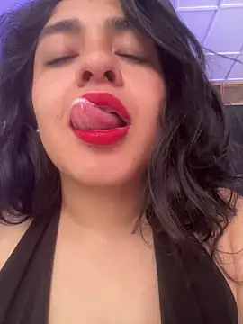 EmilyNoir1 online show from April 21, 10:05 pm
