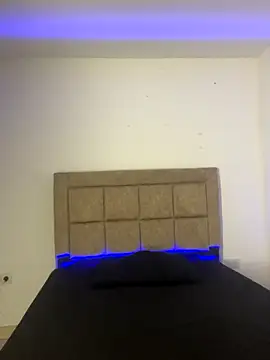 Snapshot of EmilyNoir1 chatting on November 22, 12:32 am EmilyNoir1 online show from November 22, 12:32 am