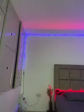 EmilyNoir1 online show from March 2, 9:22 pm