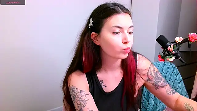 peachyness online show from December 4, 6:18 pm