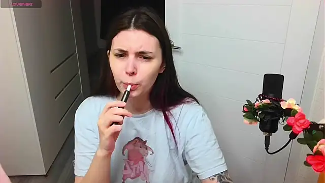 peachyness online show from April 16, 8:20 pm