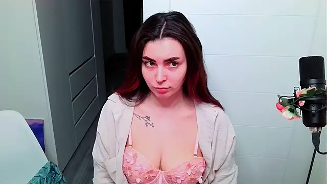 peachyness online show from February 6, 7:54 pm