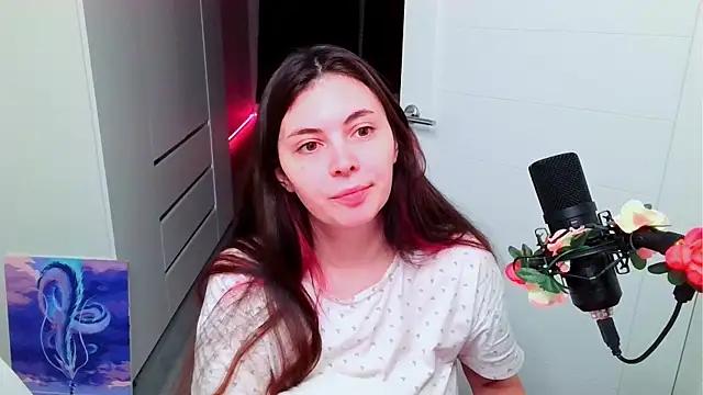 peachyness online show from February 13, 6:08 pm