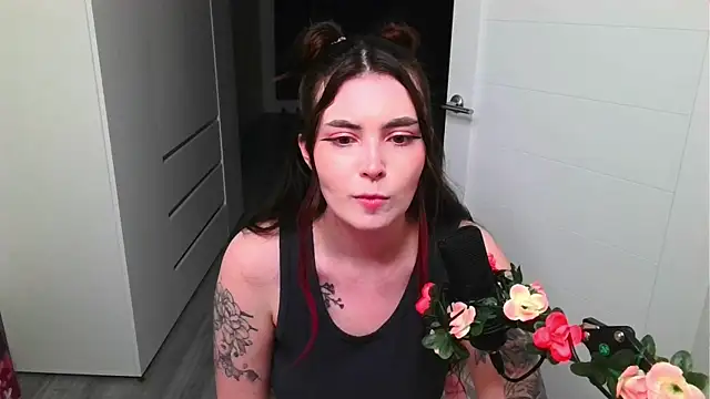 Snapshot of peachyness chatting on May 1, 7:41 pm peachyness online show from May 1, 7:41 pm