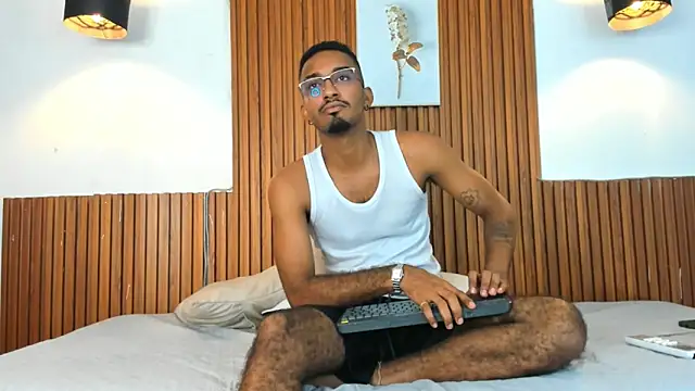 Snapshot of Darwin_mayo chatting on September 19, 5:50 pm Darwin mayo online show from September 19, 5:50 pm