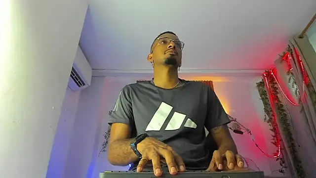 Darwin mayo online show from April 7, 5:15 pm