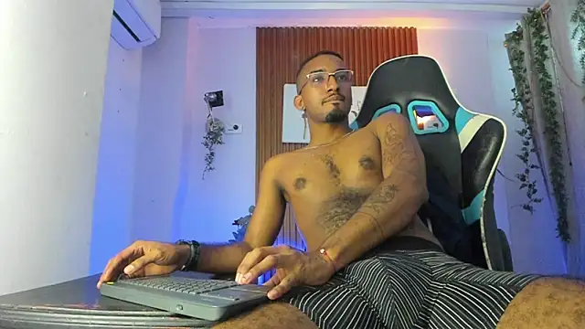 Darwin mayo online show from March 31, 5:48 pm