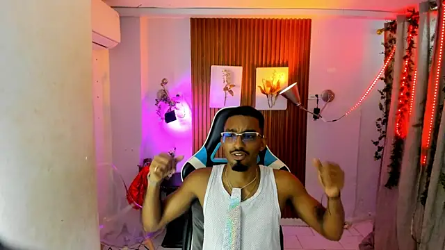 Snapshot of Darwin_mayo chatting on October 29, 5:34 pm Darwin mayo online show from October 29, 5:34 pm