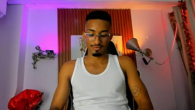 Snapshot of Darwin_mayo chatting on September 22, 5:41 pm Darwin mayo online show from September 22, 5:41 pm