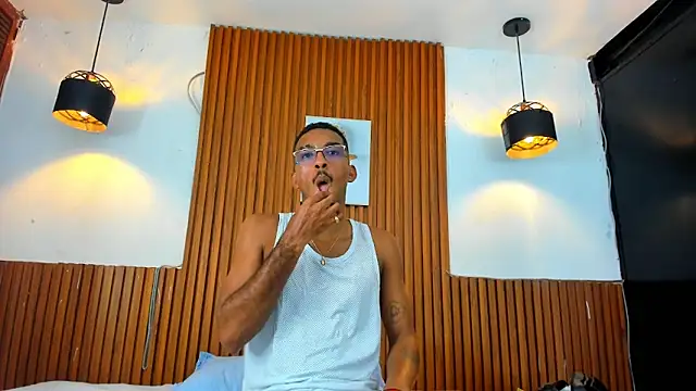 Snapshot of Darwin_mayo chatting on October 27, 5:47 pm Darwin mayo online show from October 27, 5:47 pm