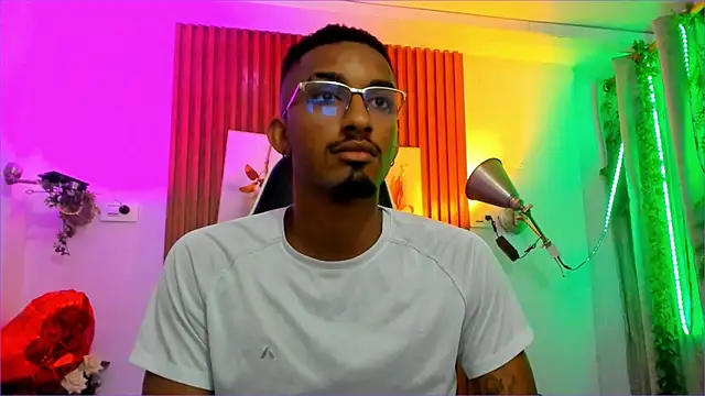 Snapshot of Darwin_mayo chatting on September 16, 5:14 pm Darwin mayo online show from September 16, 5:14 pm