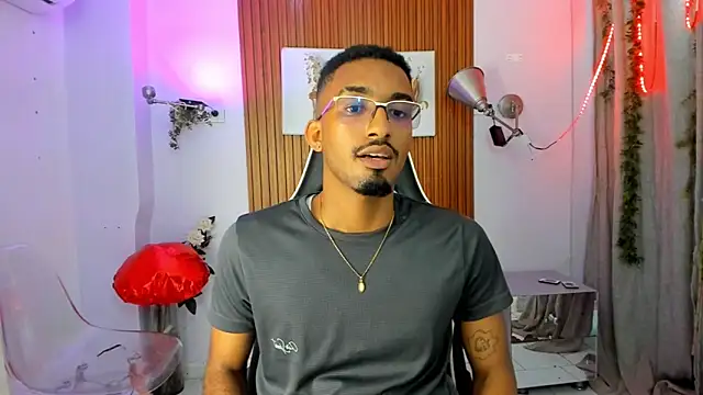 Snapshot of Darwin_mayo chatting on September 30, 5:41 pm Darwin mayo online show from September 30, 5:41 pm
