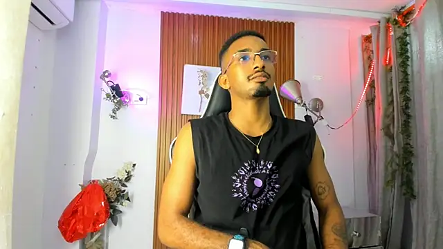 Snapshot of Darwin_mayo chatting on October 7, 5:36 pm Darwin mayo online show from October 7, 5:36 pm