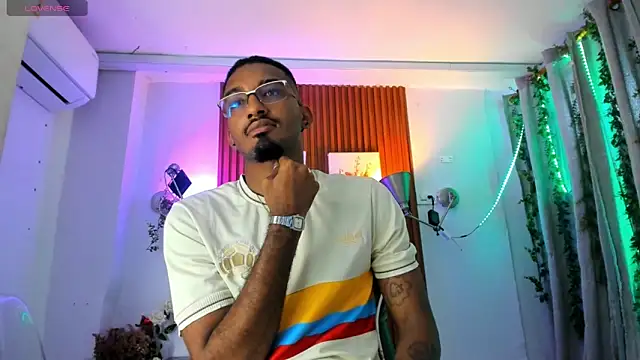 Snapshot of Darwin_mayo chatting on November 20, 5:57 pm Darwin mayo online show from November 20, 5:57 pm