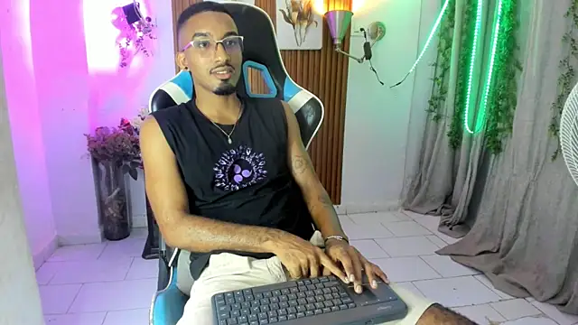 Darwin mayo online show from December 17, 5:29 pm