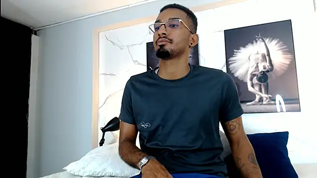 Snapshot of Darwin_mayo chatting on November 28, 5:46 pm Darwin mayo online show from November 28, 5:46 pm