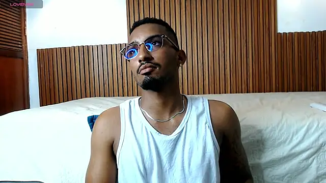 Snapshot of Darwin_mayo chatting on May 21, 5:32 pm Darwin mayo online show from May 21, 5:32 pm