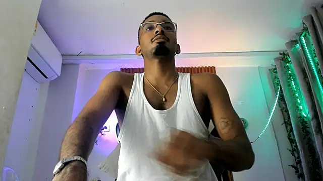 Snapshot of Darwin_mayo chatting on November 21, 5:34 pm Darwin mayo online show from November 21, 5:34 pm