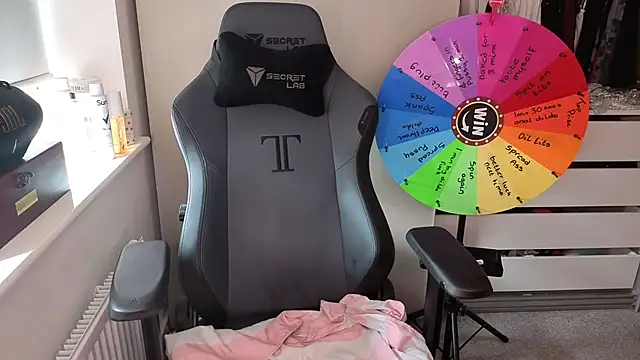 Lilly-Luscious online show from March 28, 10:27 am