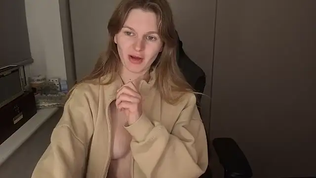 Snapshot of Lilly-Luscious chatting on November 26, 9:48 pm Lilly-Luscious online show from November 26, 9:48 pm