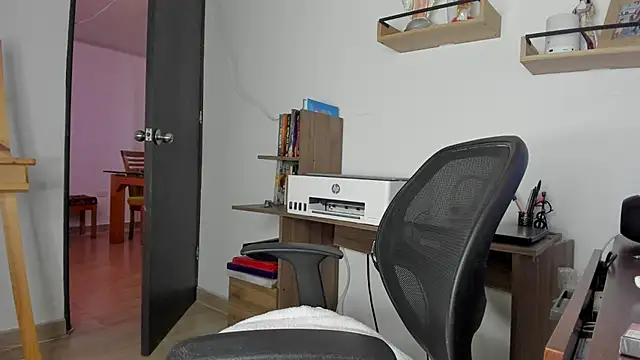 Snapshot of lady_sophie chatting on September 20, 8:03 pm lady sophie online show from September 20, 8:03 pm