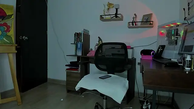 Snapshot of lady_sophie chatting on October 14, 4:07 pm lady sophie online show from October 14, 4:07 pm