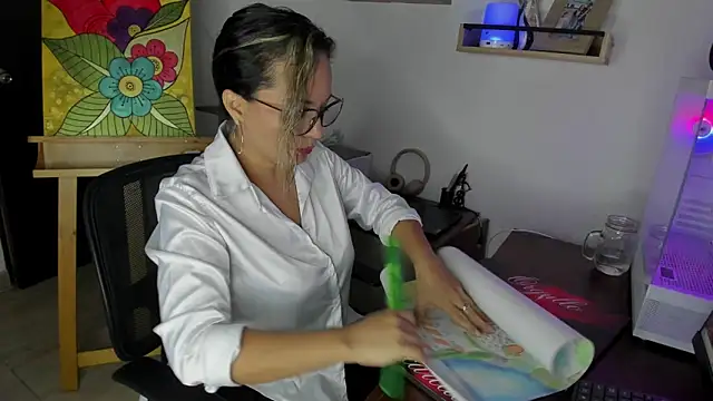 Snapshot of lady_sophie chatting on September 25, 2:45 pm lady sophie online show from September 25, 2:45 pm