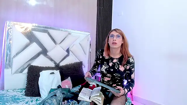 karen matwell online show from October 27, 7:59 pm