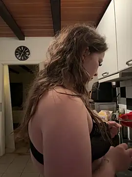 SweetTeenGirl online show from November 6, 6:06 am