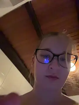 SweetTeenGirl online show from November 18, 8:34 pm