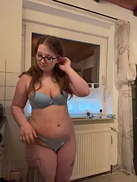 SweetTeenGirl online show from November 9, 2:21 pm