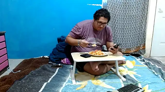 Snapshot of MeisanPaul chatting on June 21, 1:33 am MeisanPaul online show from June 21, 1:33 am