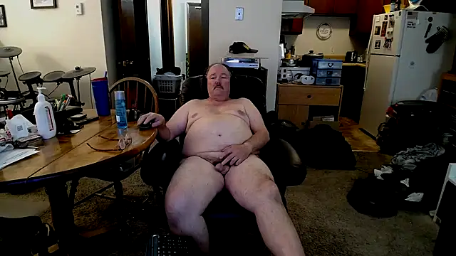 Snapshot of havethickcock chatting on November 15, 4:38 am havethickcock online show from November 15, 4:38 am