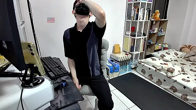 Snapshot of Kerberos_999 chatting on September 29, 2:12 pm Kerberos 999 online show from September 29, 2:12 pm