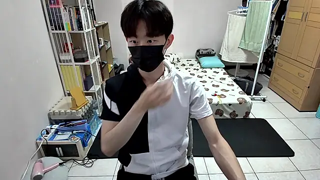 Snapshot of Kerberos_999 chatting on October 21, 6:24 am Kerberos 999 online show from October 21, 6:24 am