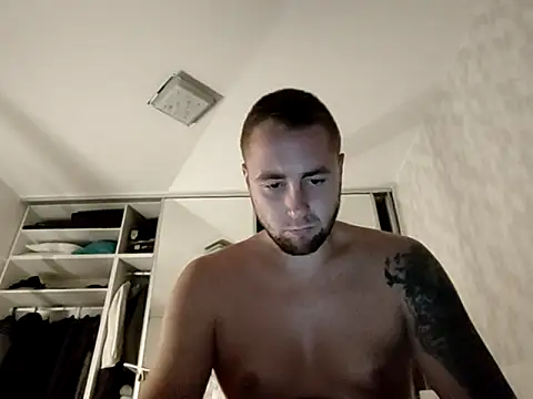 Vladyslav30 online show from October 28, 2:34 am