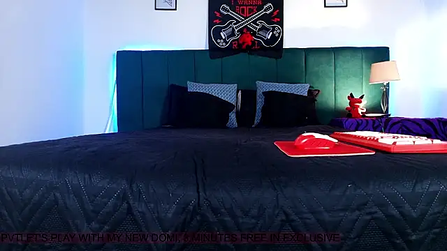 Snapshot of Alisse_Moore chatting on January 16, 12:42 pm Alisse Moore online show from January 16, 12:42 pm