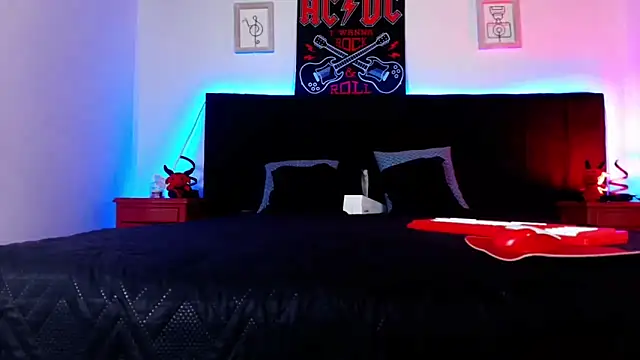 Alisse Moore online show from March 19, 12:27 pm