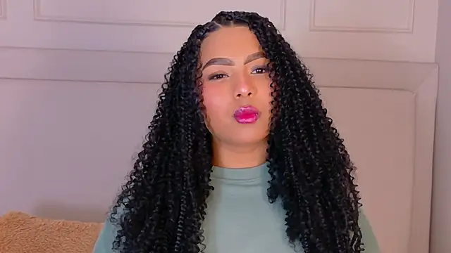 Snapshot of LanaRozz chatting on October 12, 1:34 pm LanaRozz online show from October 12, 1:34 pm
